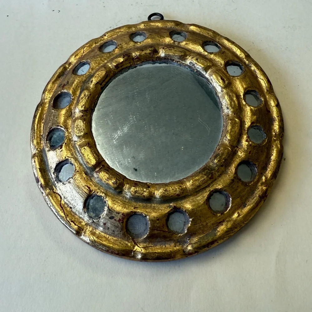 N/A small round
